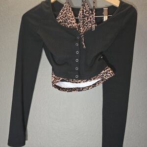 Chic Black and Leopard Print Crop Top